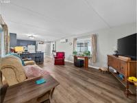 1982 Freedom/Skyline Hillcrest Manufactured Home