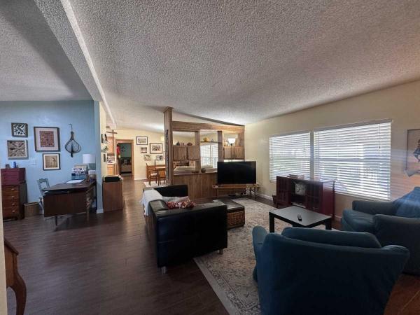 1986 Kaufman and Broad Mobile Home For Sale