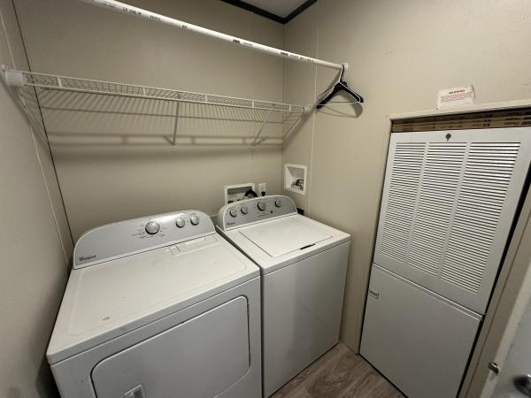 2019 Fleetwood 240WE28523W Mobile Home