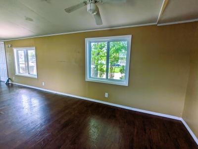 Photo 4 of 10 of home located at 4735 Minster Ct Sterling Heights, MI 48310