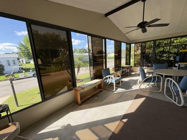 1990 SUNCOASTER Manufactured Home