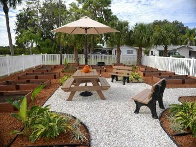 Photo 4 of 20 of home located at 486 Driftwood Drive Ellenton, FL 34222