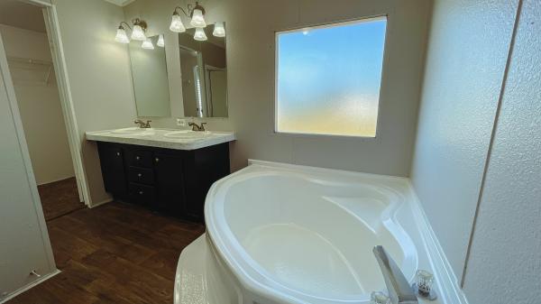 1999 Clayton Homes Inc Mobile Home For Sale