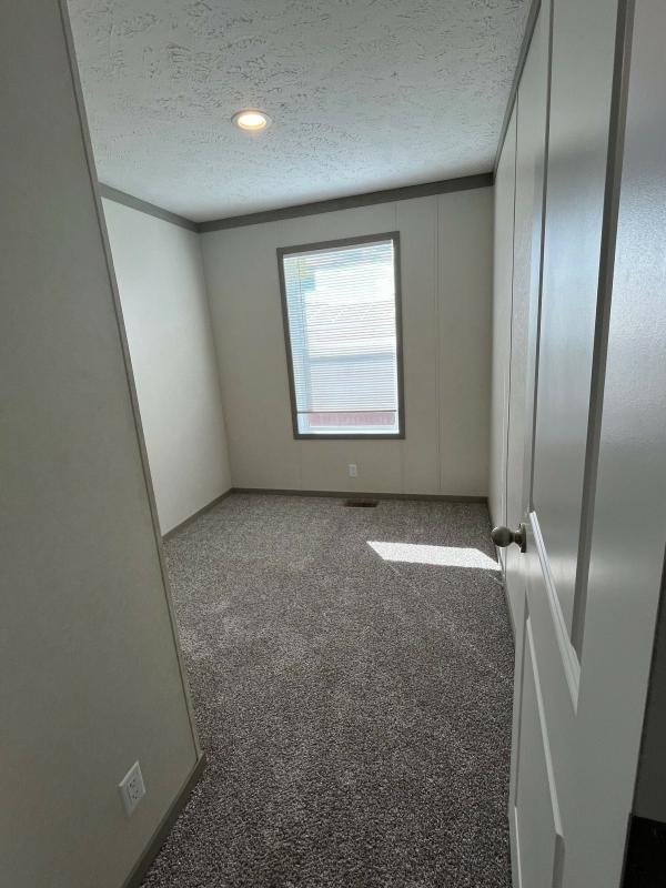 2025 Clayton 95PLH16663B Mobile Home