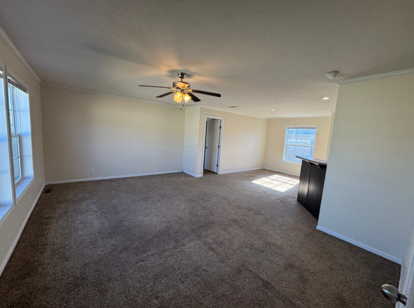 2019 Champion RA2860231 Mobile Home