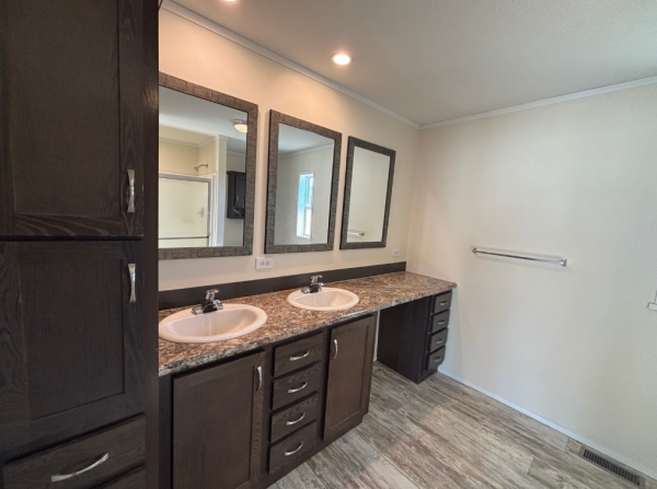 2019 Champion RA2860231 Mobile Home