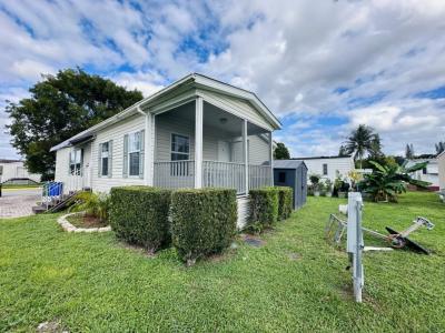 Photo 4 of 20 of home located at 6402 Colonial Dr Margate, FL 33063