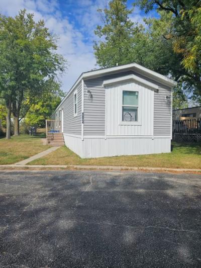 Mobile Home at 4024 Hummingbird Hiawatha, IA 52233