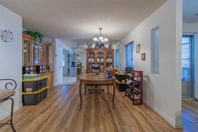 Photo 5 of 22 of home located at 8122 W. Flamingo Rd. Las Vegas, NV 89147