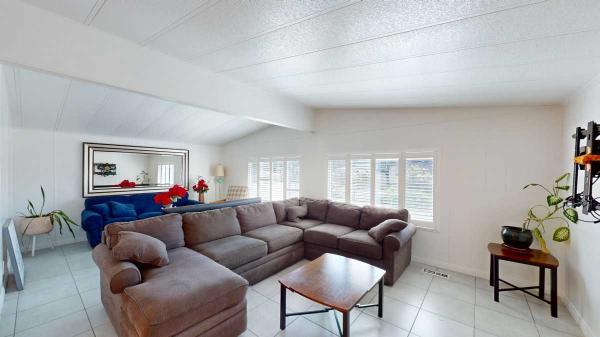 1976 Prestige NEw Kitchen, Paint   A/C Mobile Home