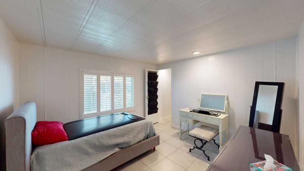 1976 Prestige NEw Kitchen, Paint   A/C Mobile Home