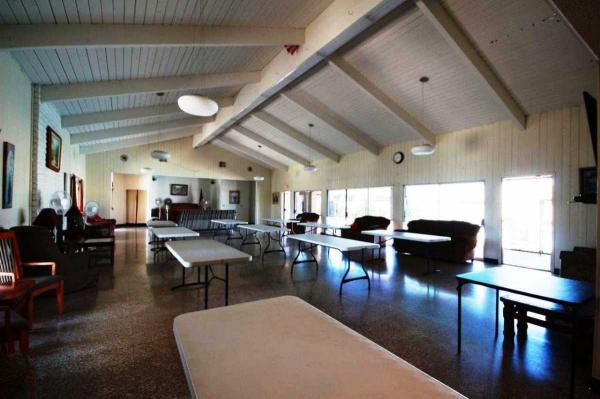 1976 Prestige NEw Kitchen, Paint   A/C Mobile Home