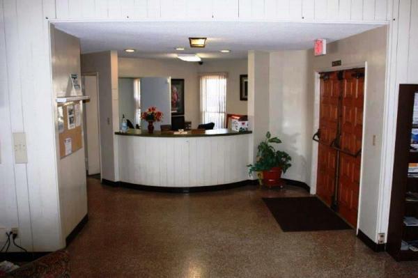 1976 Prestige NEw Kitchen, Paint   A/C Mobile Home