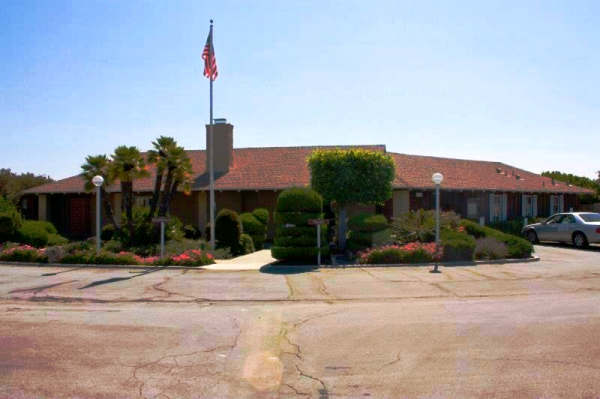 1976 Prestige NEw Kitchen, Paint   A/C Mobile Home