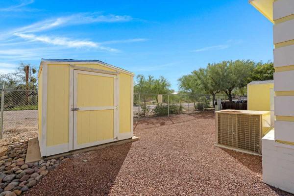 2002 Oakwood Goldenwest Manufactured Home