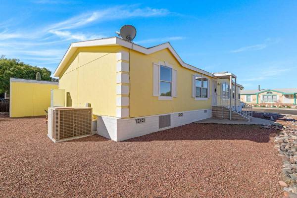 2002 Oakwood Goldenwest Manufactured Home