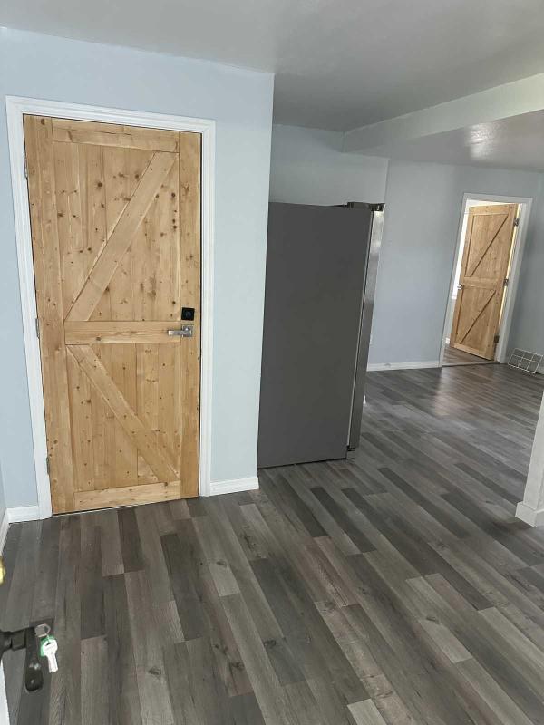 2000  Mobile Home For Sale