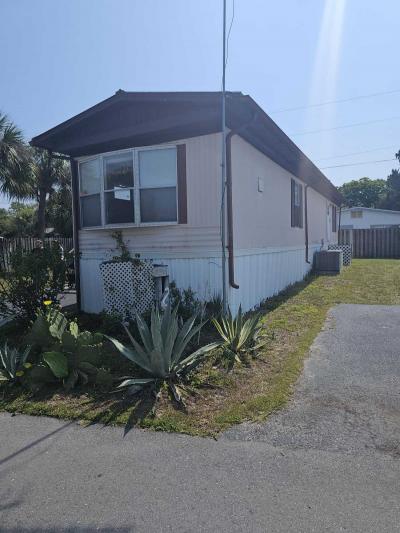 Photo 2 of 4 of home located at 7530 Maryland Ave Hudson, FL 34667