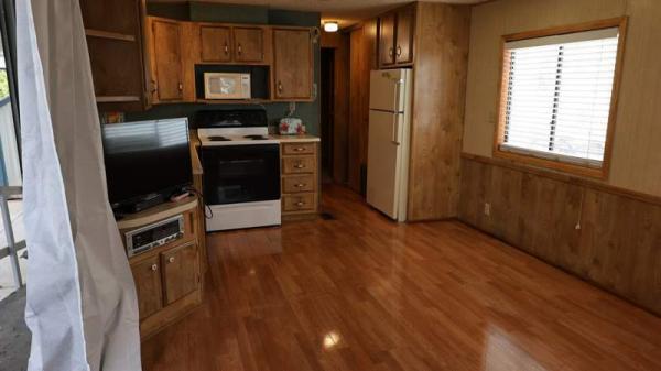 1988 Skyline Manufactured Home