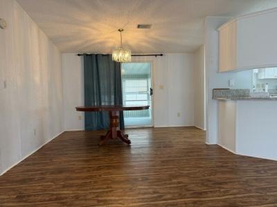 Photo 5 of 13 of home located at 214 Marianna Drive Auburndale, FL 33823