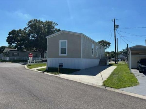 Photo 1 of 2 of home located at 4000 24th St N Unit 402 Saint Petersburg, FL 33714