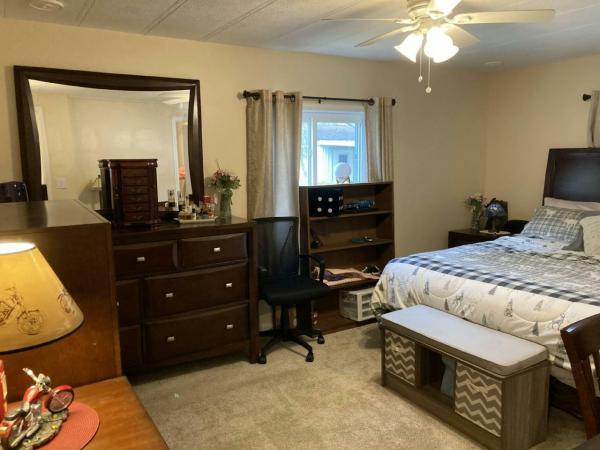 1980 SKY Manufactured Home