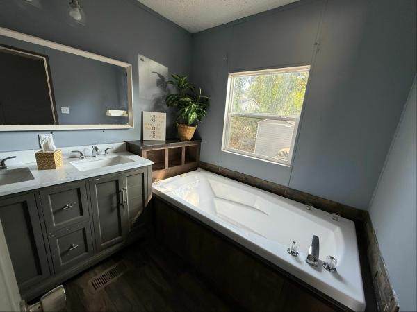 2017 22B Mobile Home