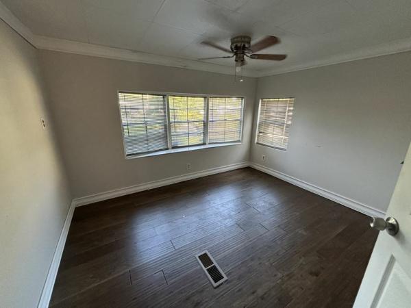 1975 OAKM Mobile Home For Sale