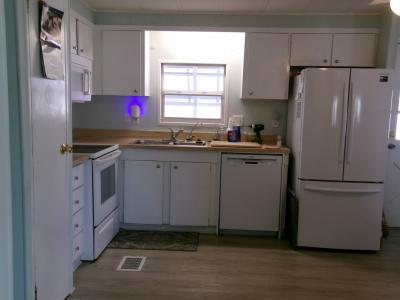 Photo 5 of 10 of home located at 7100 Ulmerton Rd - Lot 877 Largo, FL 33771