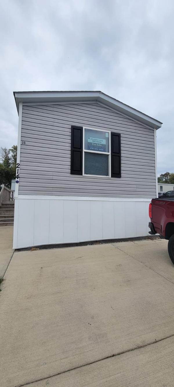 2023 Clayton Mobile Home