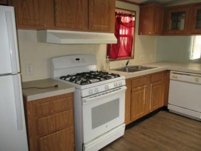 Photo 4 of 11 of home located at 450 Reaume Ct Rochester Hills, MI 48307