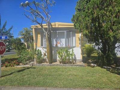 Photo 5 of 29 of home located at 9925 Ulmerton Rd., #299 Largo, FL 33771