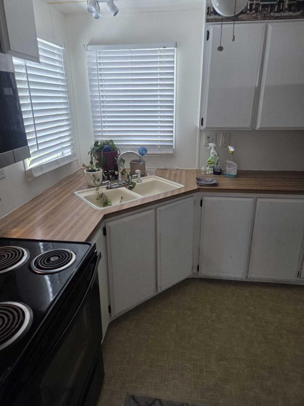 1981 HOME  HS Mobile Home