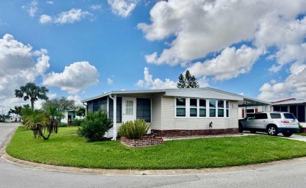 Photo 2 of 2 of home located at 7423 Kings Drive Ellenton, FL 34222