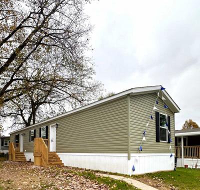 Mobile Home at 1 Thorn Locust Lane, #33 London, OH 43140