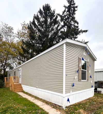 Mobile Home at 1 Thorn Locust Lane, #156 London, OH 43140