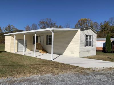 Photo 2 of 18 of home located at 131 Riverbank Run Hampton, TN 37658
