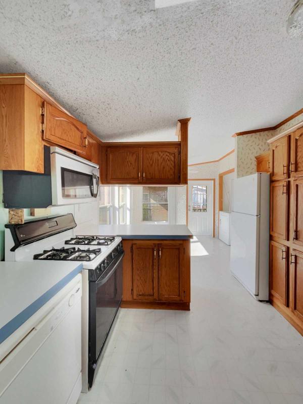 1996 Skyline B207-CT Manufactured Home