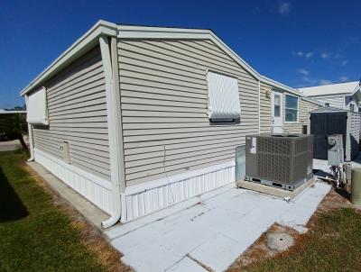 Photo 4 of 13 of home located at 37811 Chancey Rd. 261 Zephyrhills, FL 33541