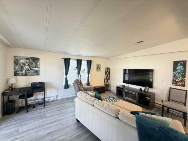 1986 BROO Mobile Home For Sale