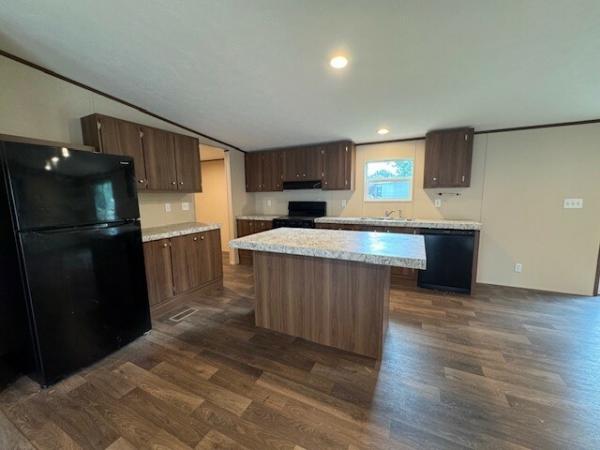 2025 Clayton Mobile Home