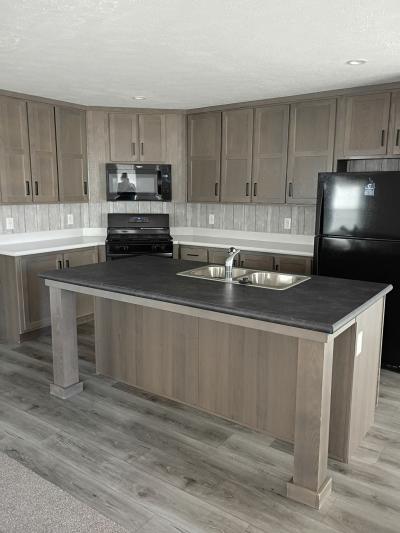 Photo 4 of 12 of home located at 17115 Wales Macomb, MI 48044