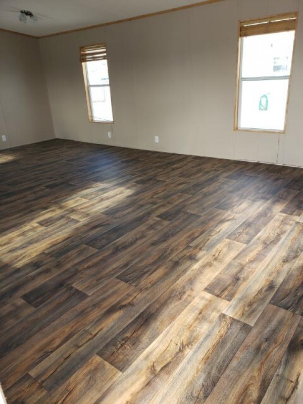 2005 Highland Park mobile Home