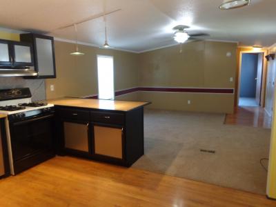 Photo 4 of 7 of home located at 6590 Laramie Dr Romulus, MI 48174