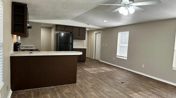 2002 CMH MANUFACTURING INC Mobile Home For Sale