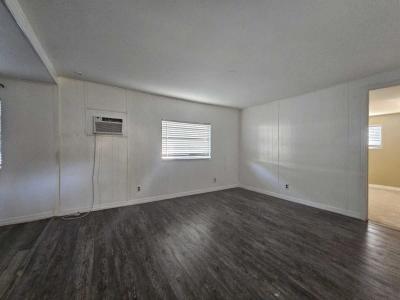 Photo 5 of 27 of home located at 3035 66th Ave N Saint Petersburg, FL 33702