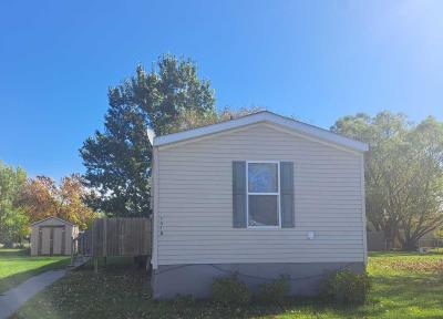 Mobile Home at 5014 Silver Gate Drive Grand Forks, ND 58203