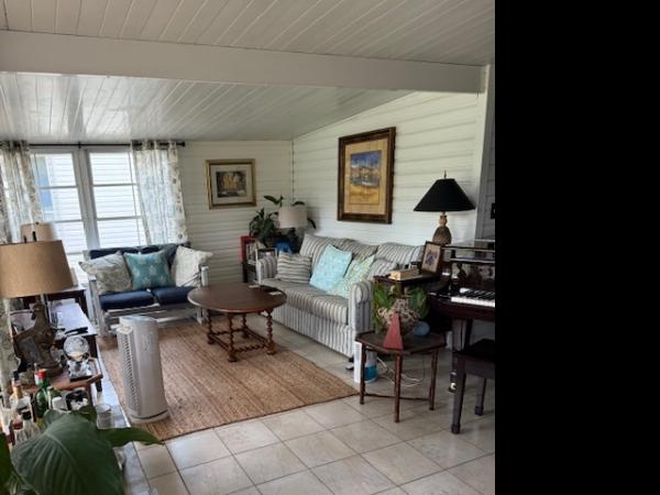 Photo 1 of 2 of home located at 147 E Hampton Dr Auburndale, FL 33823