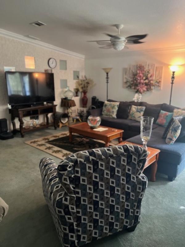 Photo 1 of 2 of home located at 576 Tulip Circle E Auburndale, FL 33823