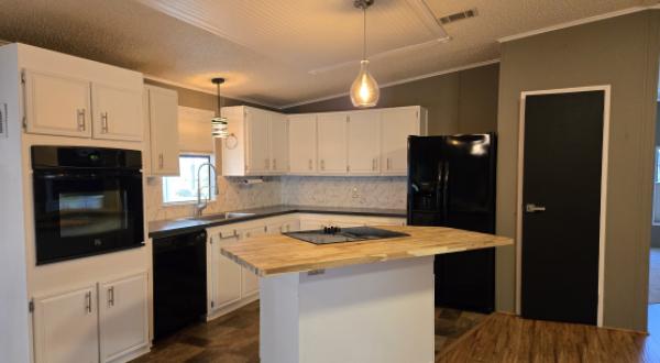1988 BARR Manufactured Home